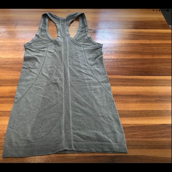 Lululemon tank top - Picture 2 of 5
